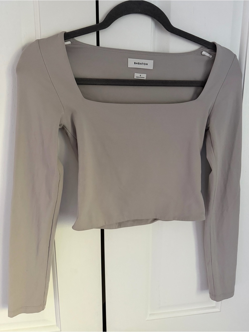Aritzia Babaton Square-Neck Long Sleeve Top - Light Gray